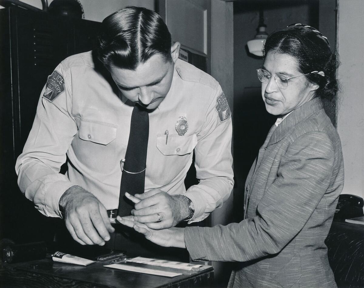 File Rosa Parks Being Fingerprinted By Deputy Sheriff D H Lackey After Being Arrested On February 22 1956 During The Montgomery Bus Boycott Jpg Wikipedia File Rosa Parks Being Fingerprinted By Deputy Sheriff D H Lackey After Being Arrested On February 22 1956 During The Montgomery Bus Boycott Jpg Wikipedia