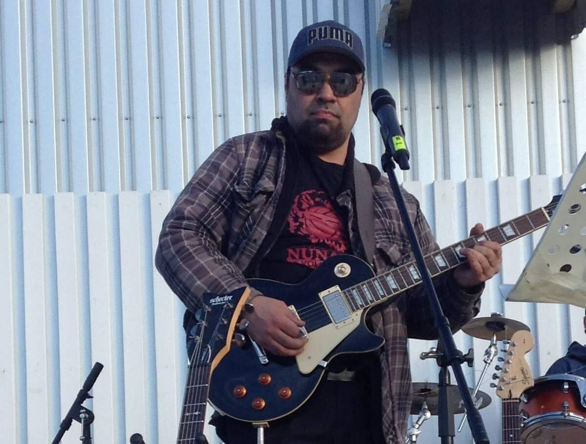 Salluit Singer songwriter s Debut Album Tops ITunes Canada Charts